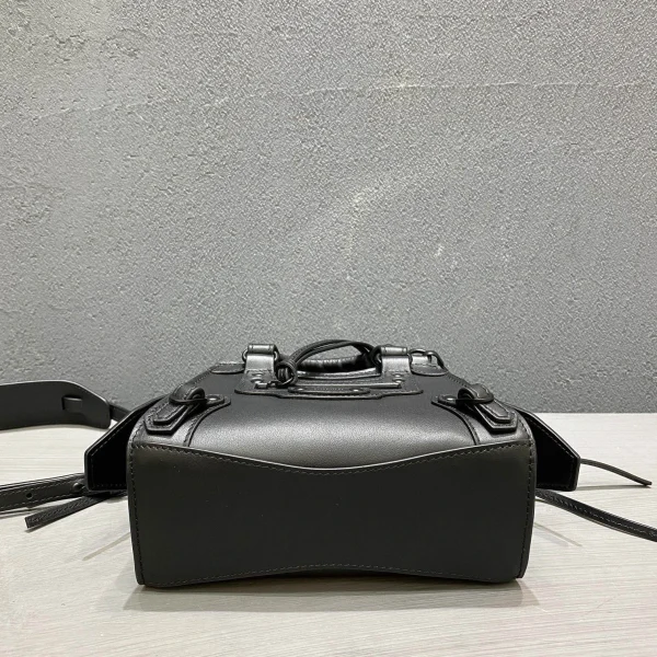 Balenciag* Neo Classic biker bag Size: 1993 Size: 13.5*18*7.5*12cm - 图片 6
