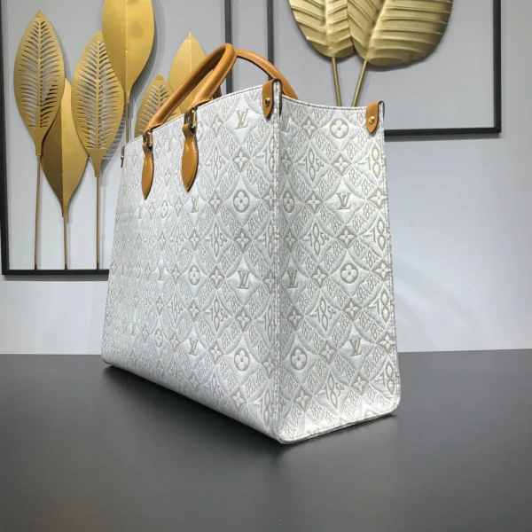 Louis Vuitton Size: 41 x 34 x 19 cm - 图片 9