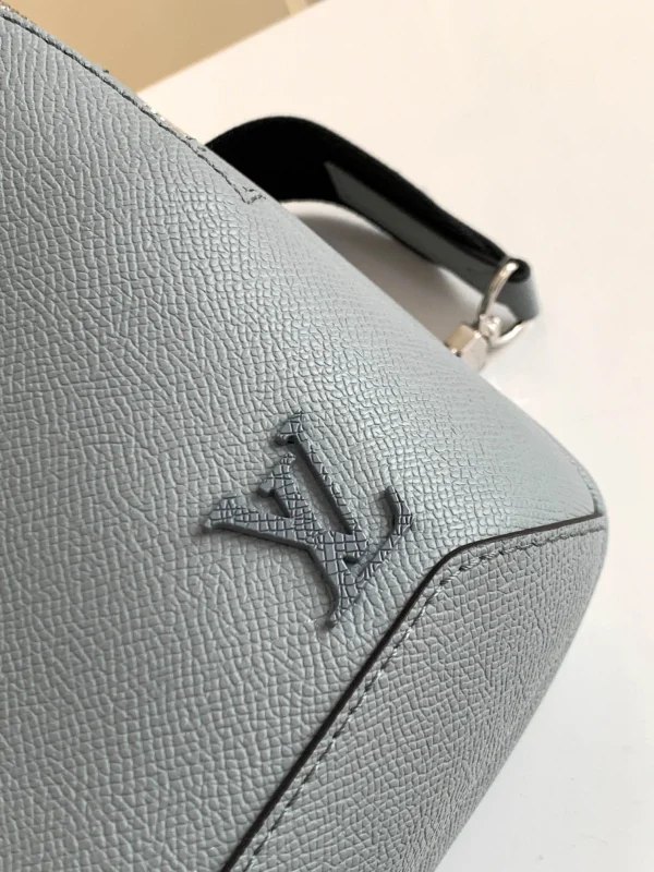 Louis Vuitton Size: 20.0 x 31.0 x 10.0 cm - 图片 7