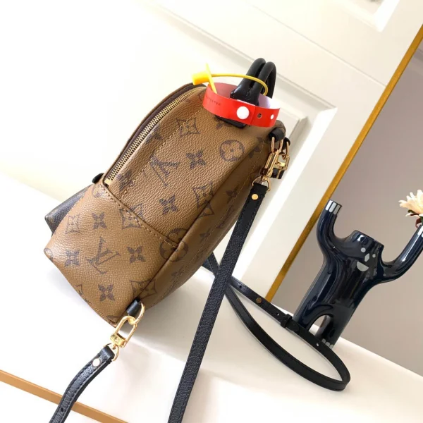 LV Model: M44872 Size:17x22x10cm - 图片 8