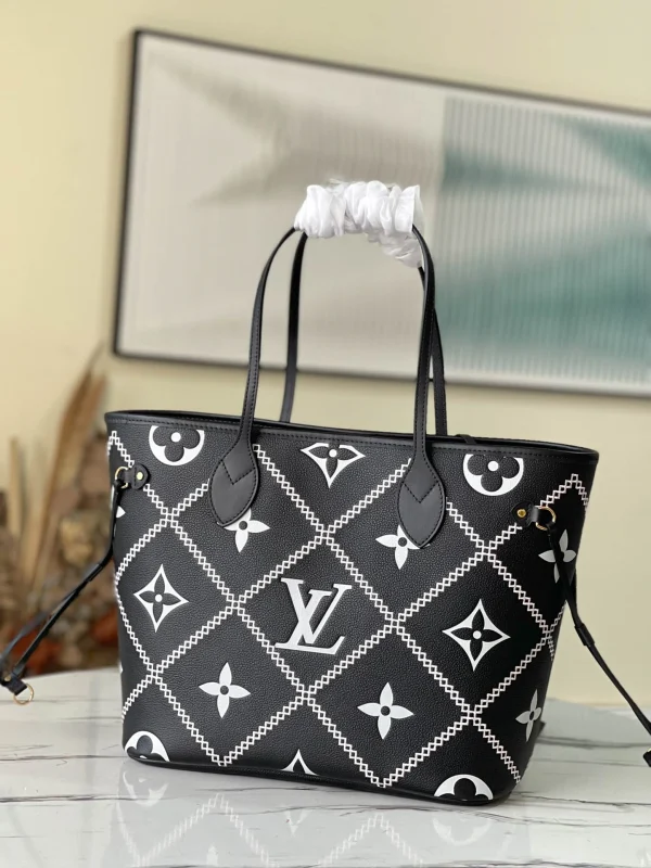 Louis Vuitton Spring Collection Size: 31 x 28 x 14 cm - 图片 8